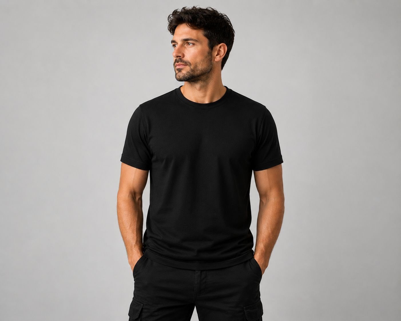 T-Shirt in Schwarz, am Model, Vorderansicht
